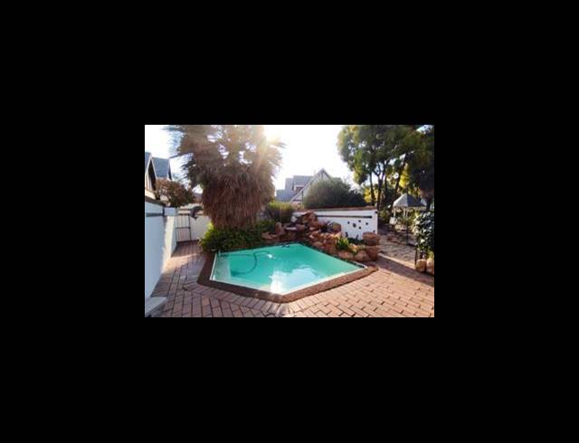 3 BEDROOM HOUSE FOR SALE IN LAKEFIELD